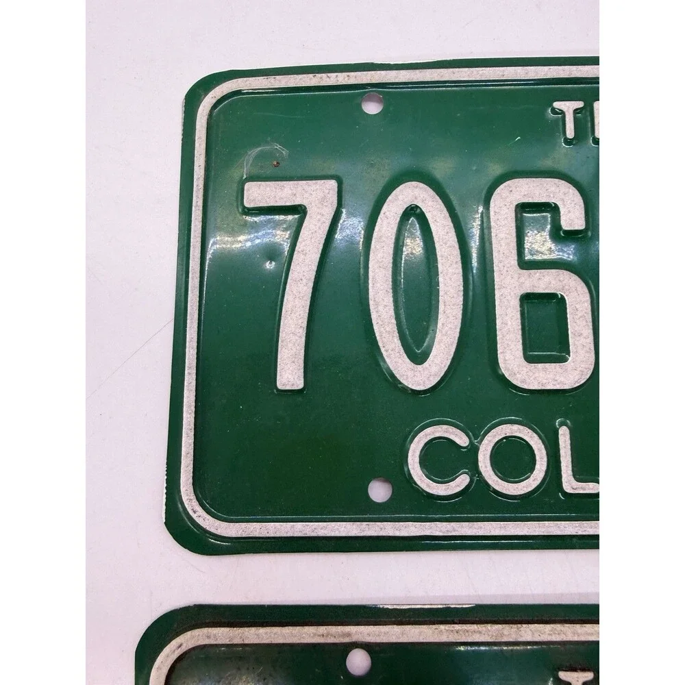 Vintage Pair Of Colorado Green Truck Automobile Vehicle Tag Expired 2000